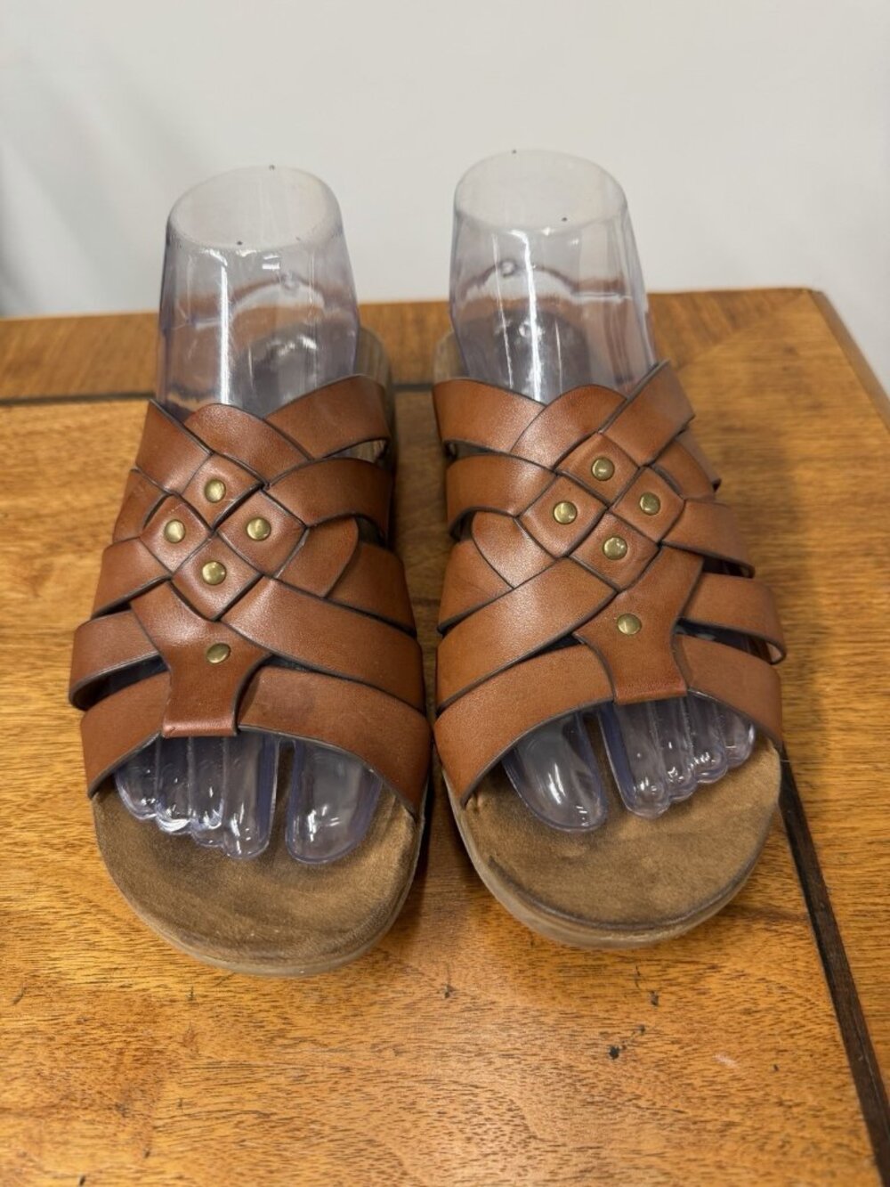 BARETRAPS Women’s 8.5 Brown Soft Faux Leather‎ Studs Detail Mules Sandals Shoes